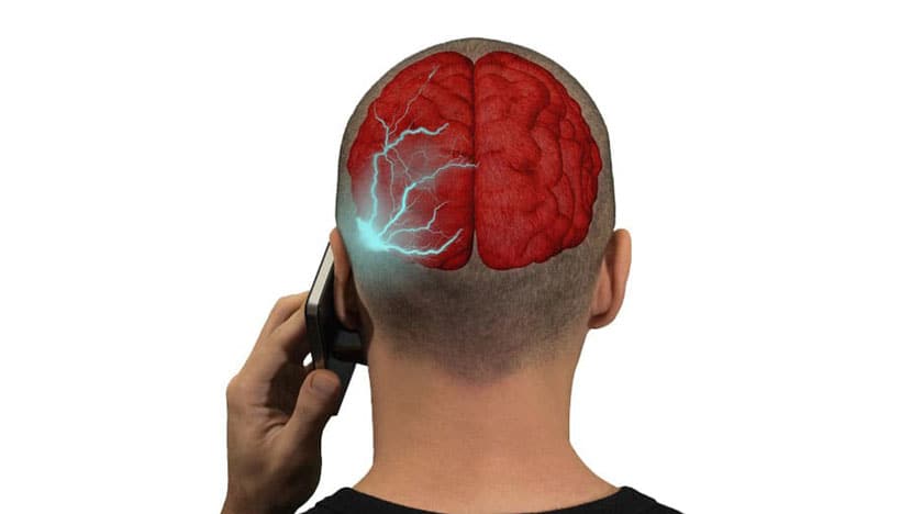 Le graphique montre l'effet sur le cerveau du rayonnement d'un téléphone portable tenu près de la tête.