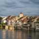 Blick auf den Rhein mit Häusern von Rheinfelden.